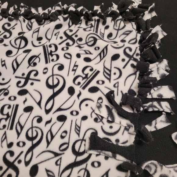 Tie Reversible Blanket - Picture 2 of 4